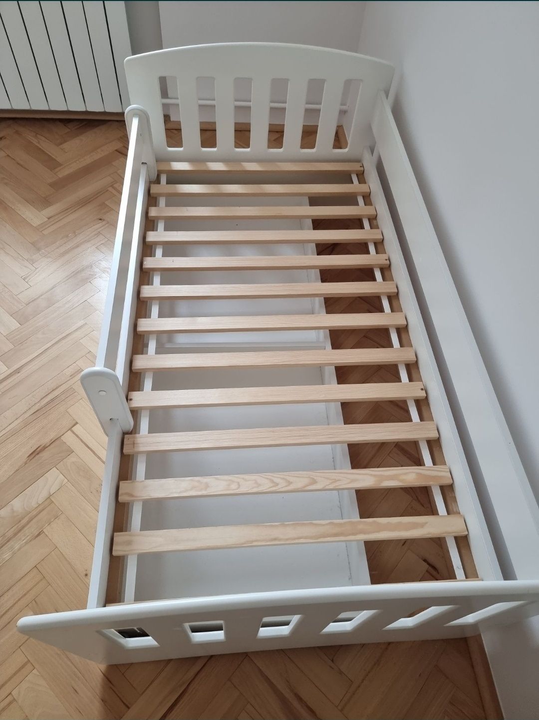 Sprzedam łóżeczka 80x160 caly zestaw 700zł
