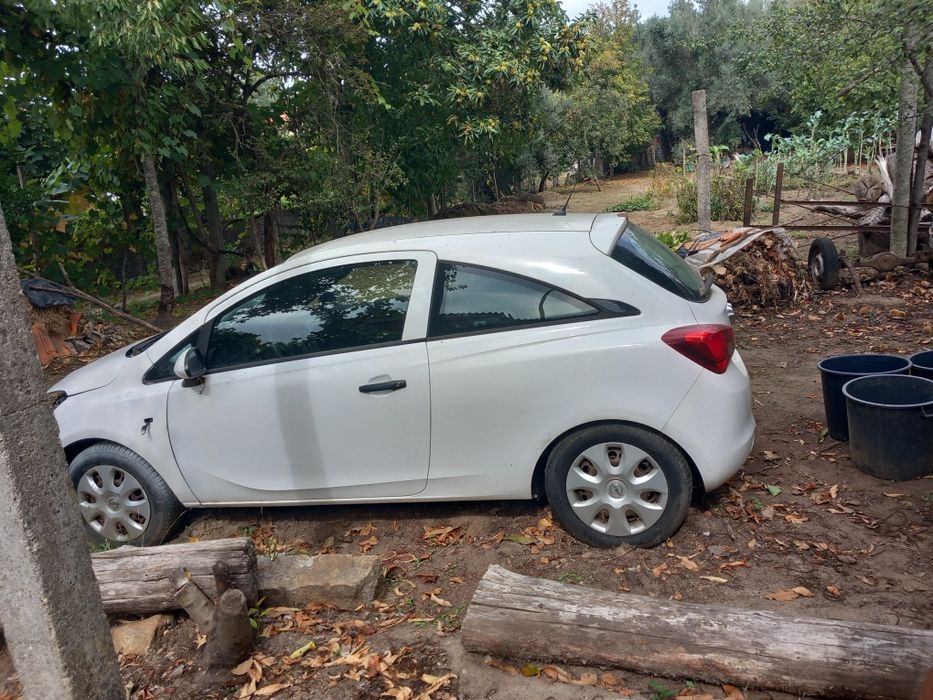 Vendo opel corsa E ano 2015 com 84 mil km