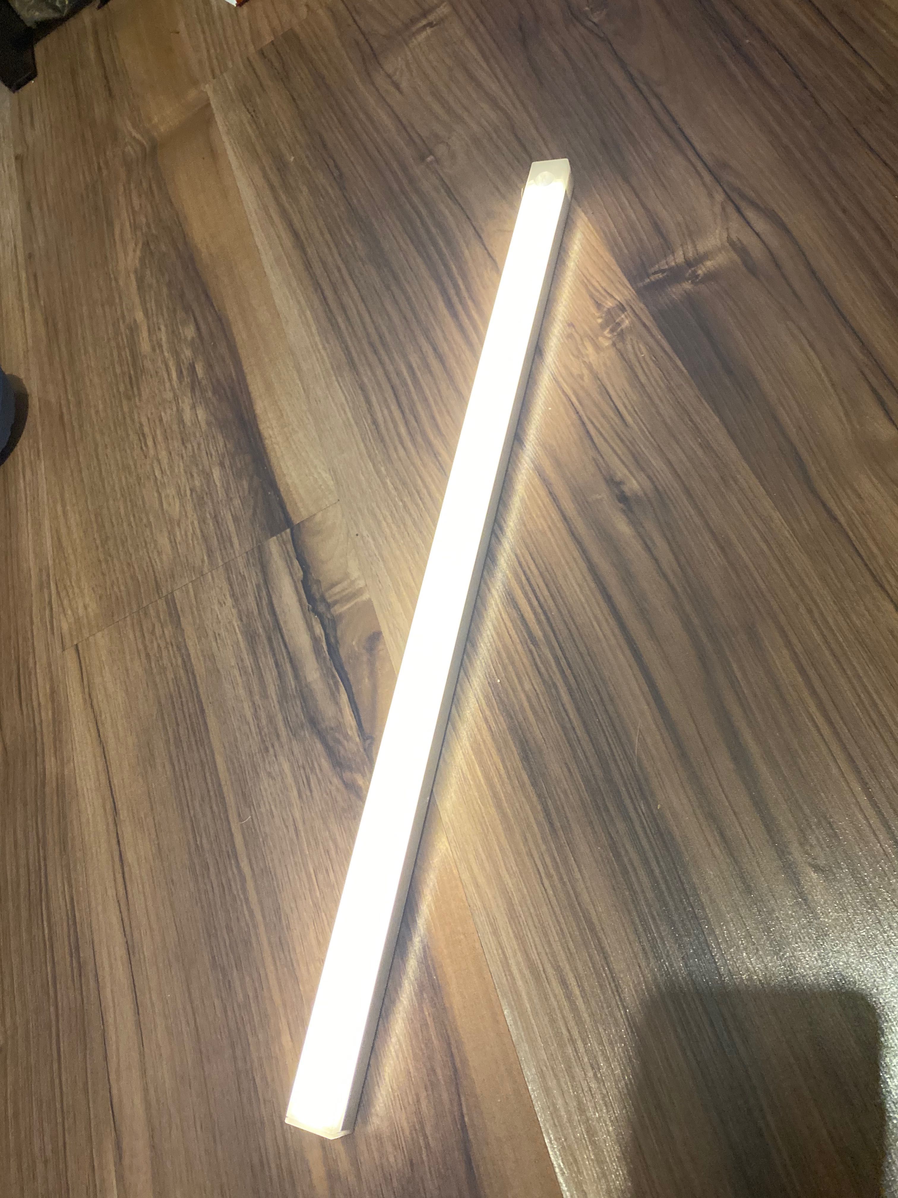 Led нічник 20 см з акумулятором та датчиком руху лінійний світильник