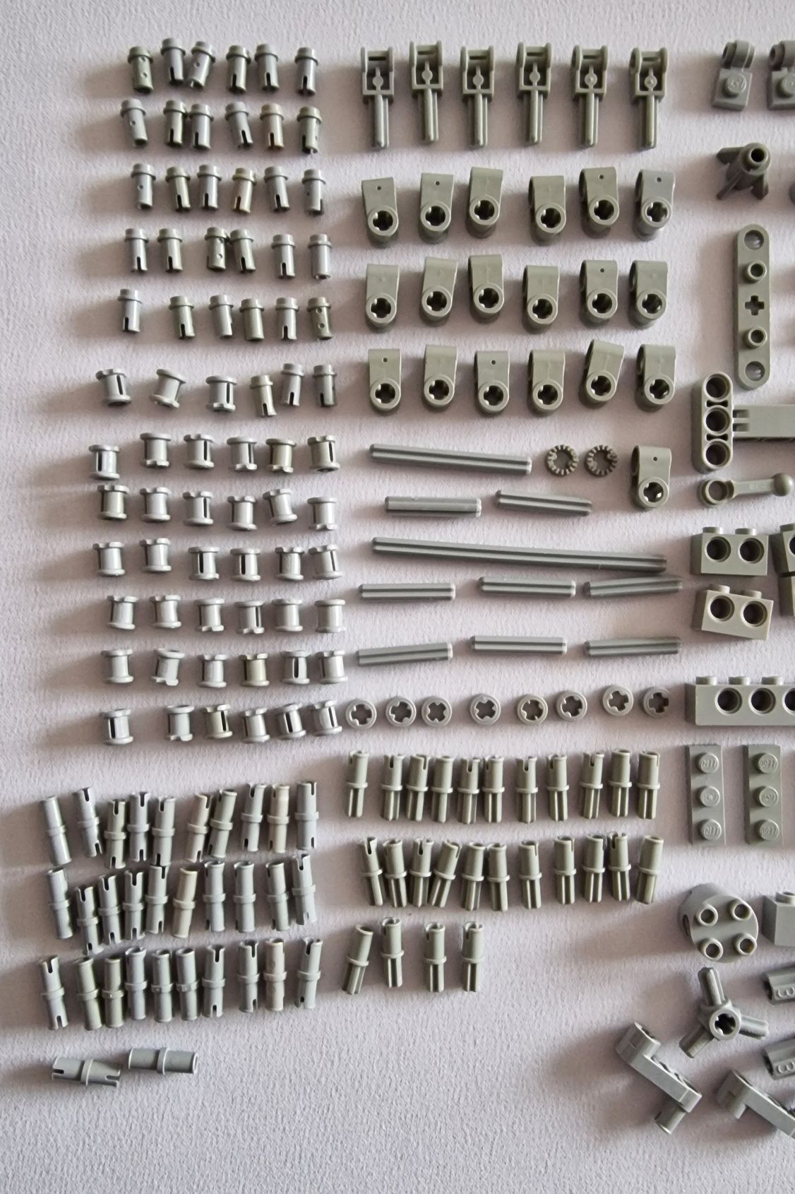 Lego Technic mix klocków szarych (old gray) ponad 300 elementów