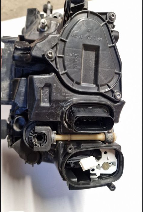 A3 8V LIFT S3 Lampa Prawa PFULL LED Przód

8V0.941.034