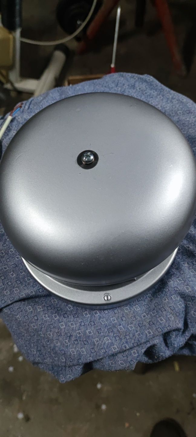 Campainha l 220v da legra, como nova.