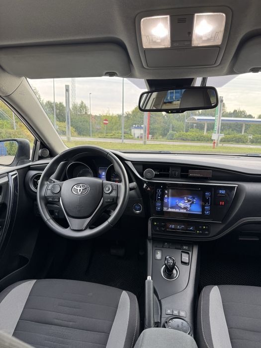 Toyota Auris Hybrid 1.8 | 2016r