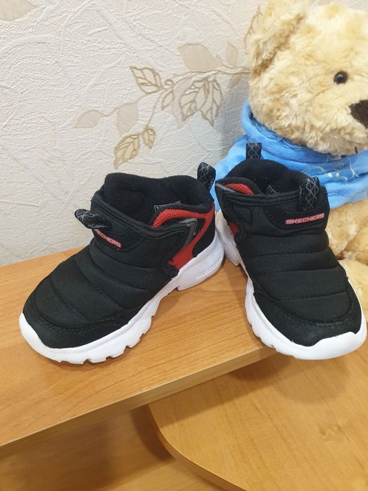 Черевики осіннь-весна, кросівки SKECHERS для хлопчика 23 розмір, 13 см