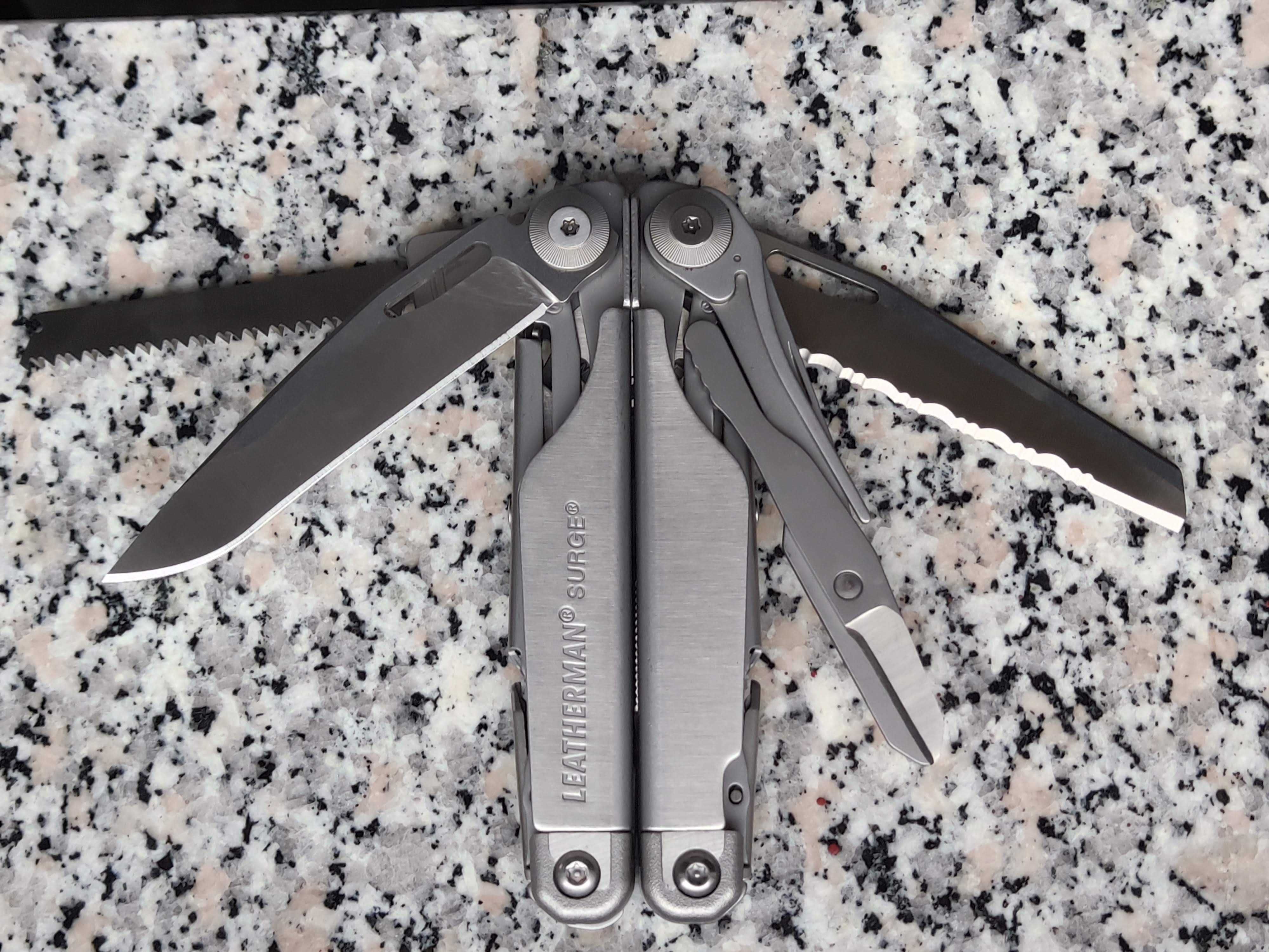Multitool Leatherman Surge