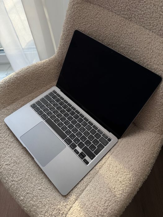 MacBook Air 2020 m1 256 GB/8 GB