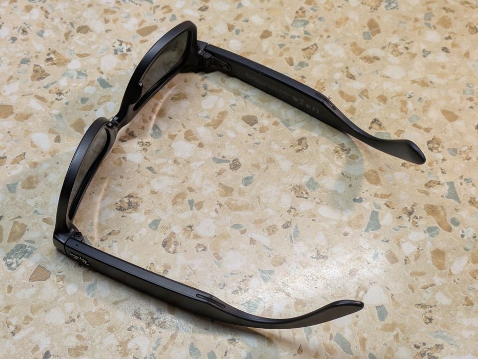 Смарт очки Meta Ray-Ban Stories Wayfarer L Black RW4004