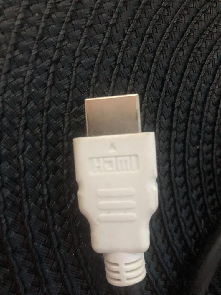 Cabo HDMI praticamente novo