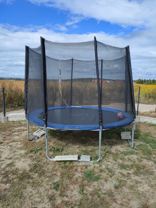 Trampolina ogrodowa