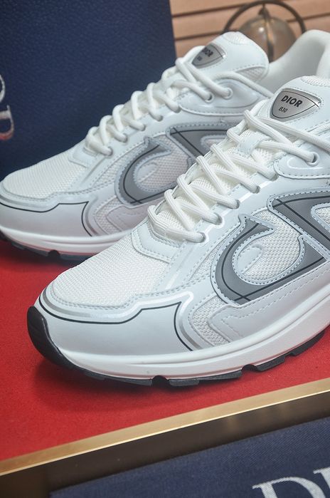 Sapatilhas Dior Cinza e Brancas