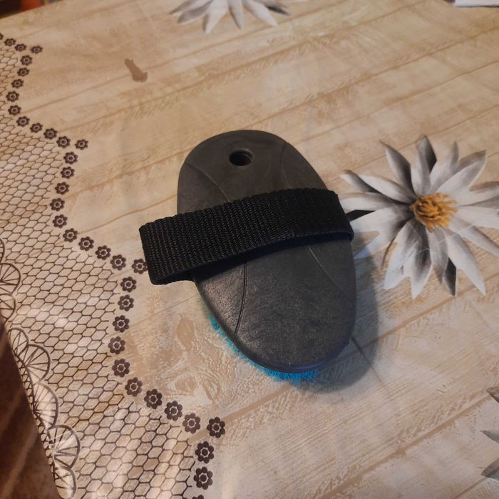 Szczotka do pielęgnacji konia i nie tylko jak Nowa