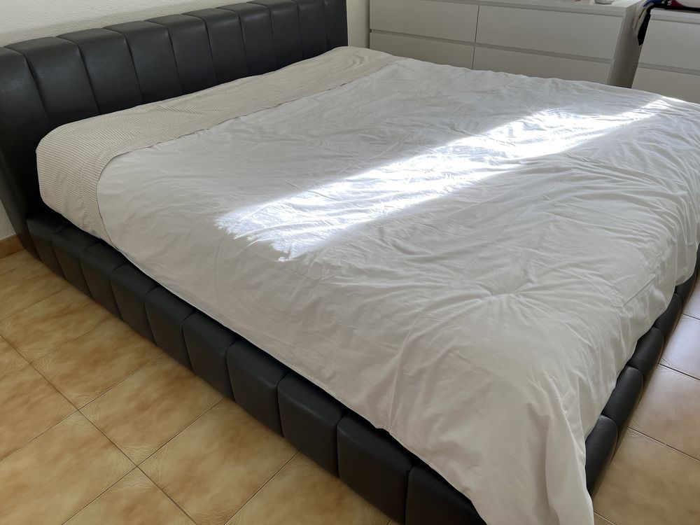 Cama cinzenta 1,80x2,00m