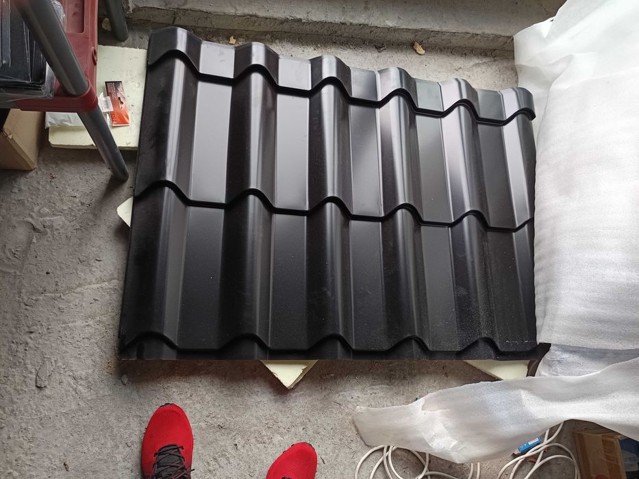 Blachodachówka antracyt 17 sztuk i stopien kominiarski