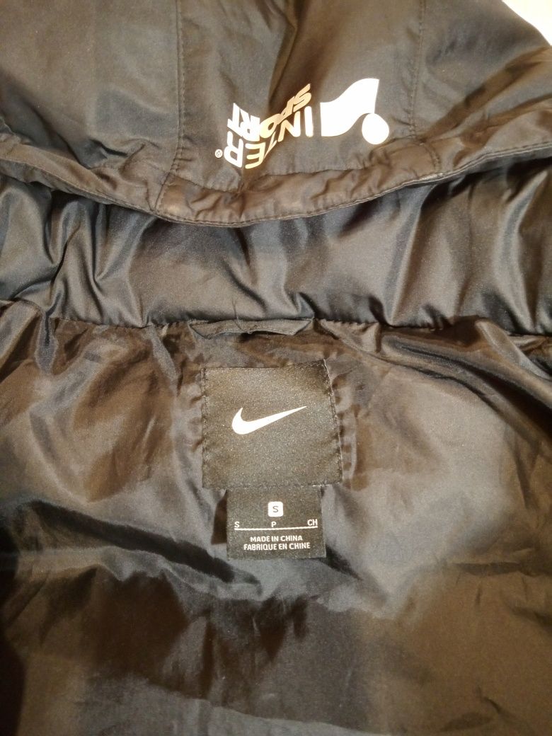 Куртка Nike оригинал на синтепоне  S-M
