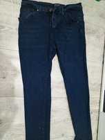 Damskie spodnie jeansowe w rozmiarze 36