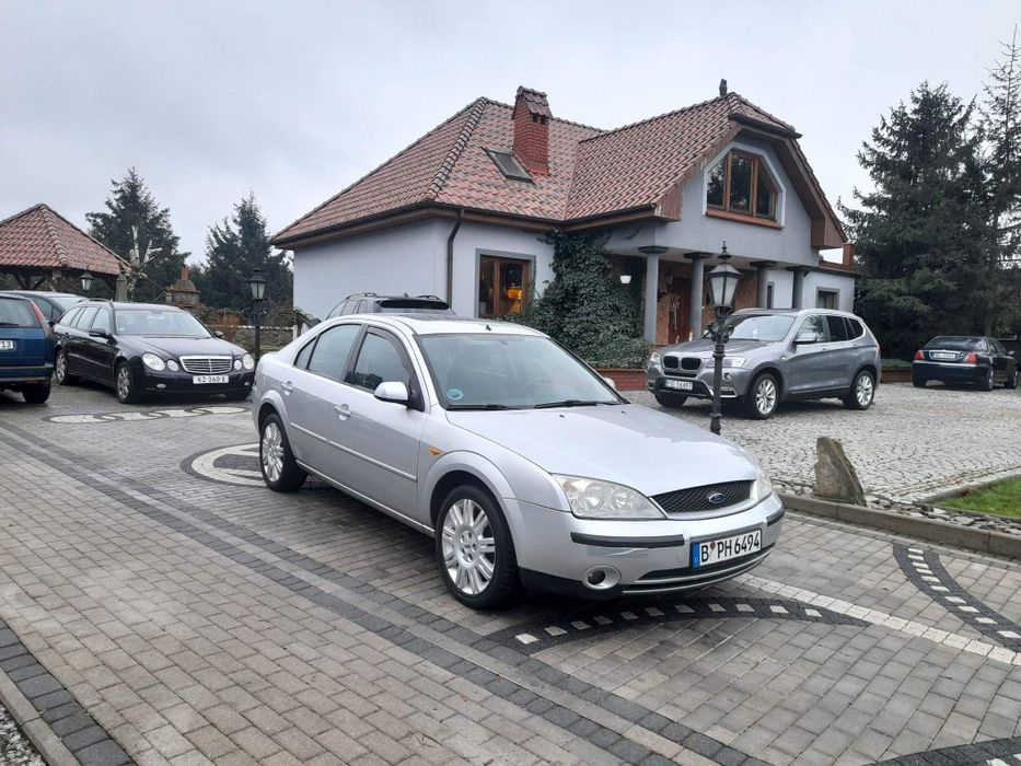 Ford Mondeo 1,8 benzyna 2002r.