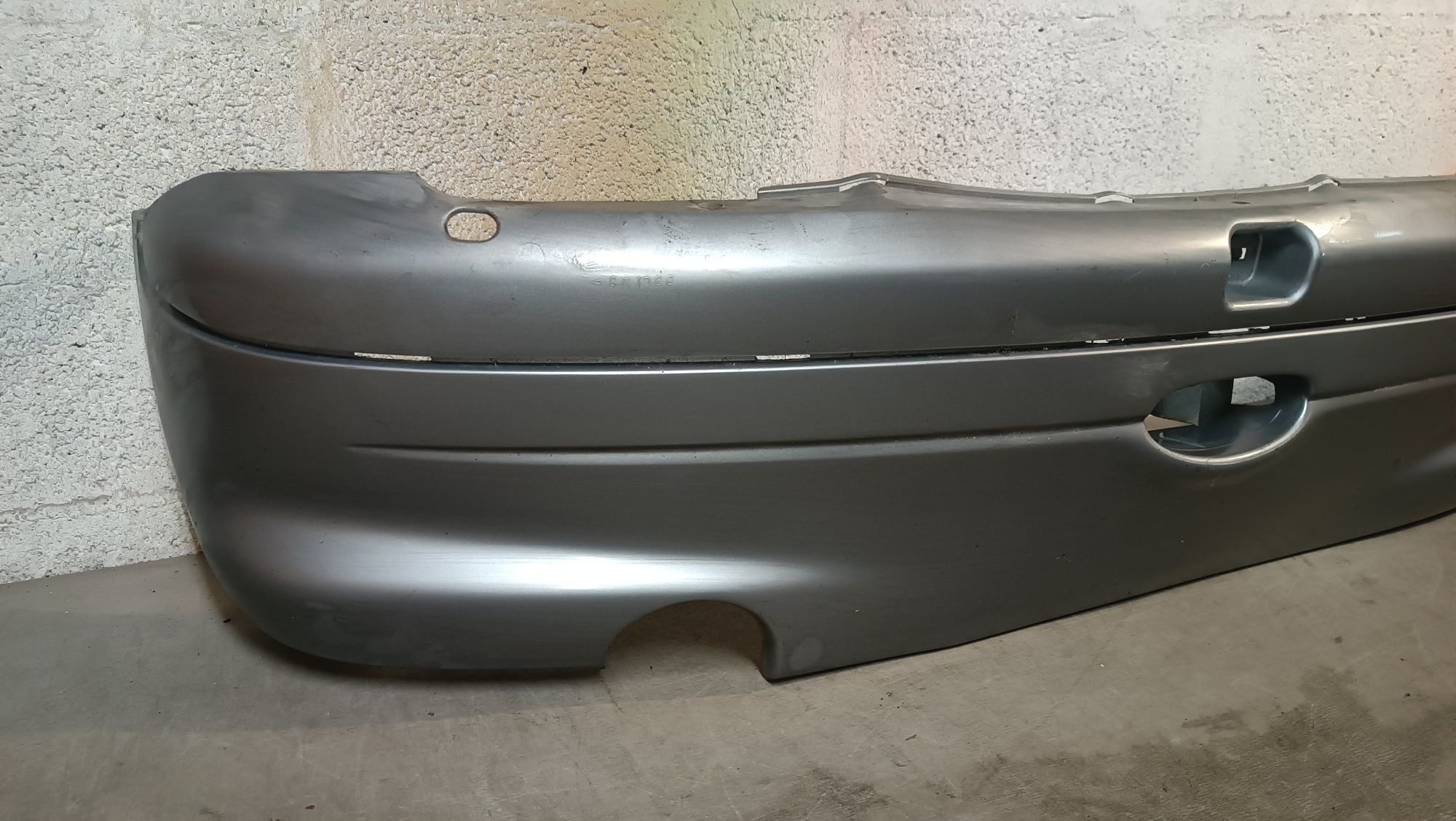 Vendo parachoque de trás Peugeot 206 ano 1998/2002