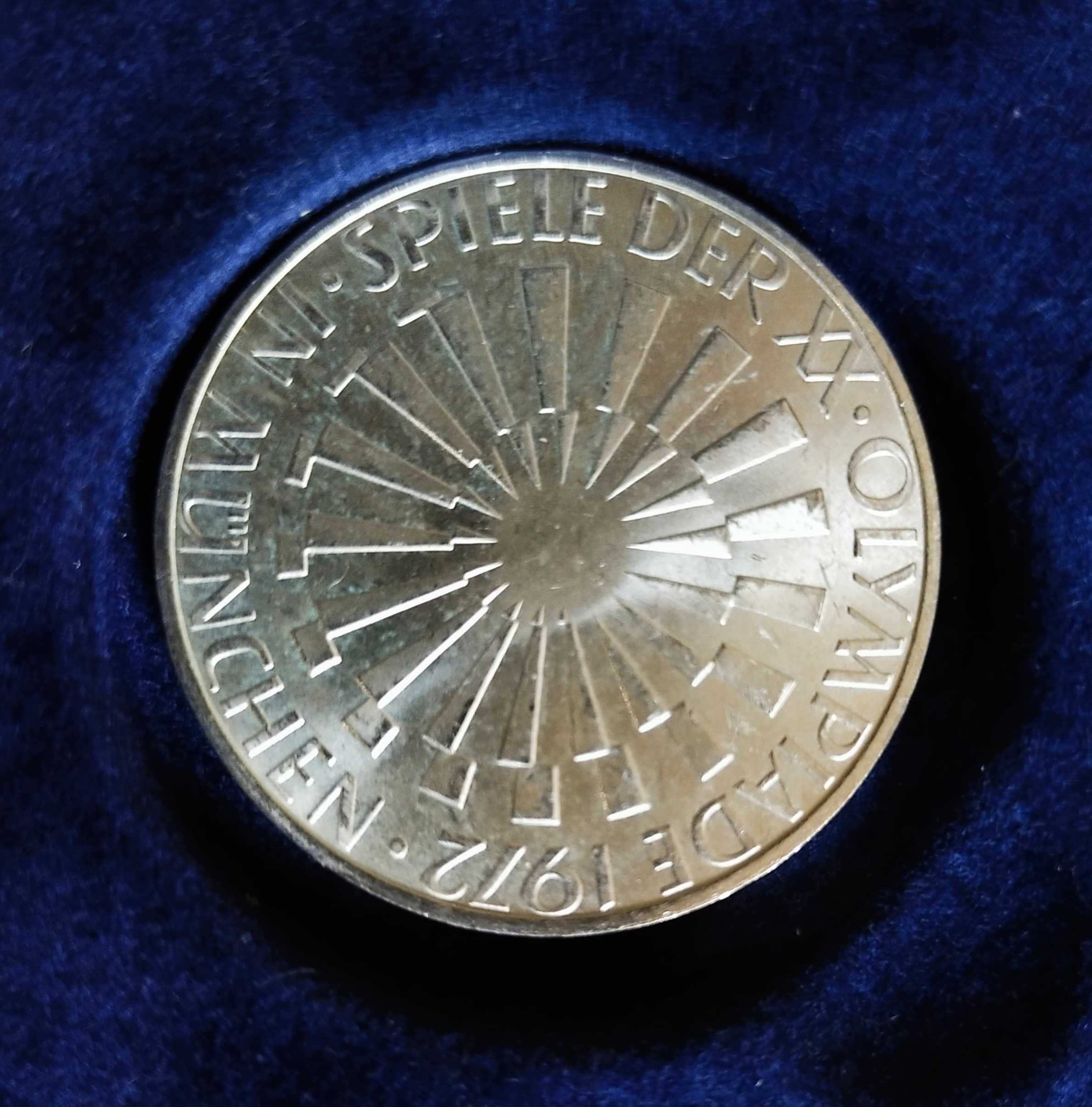 43 sztuk srebrnych monet 10 marek w tym 4 odmiany mennicy