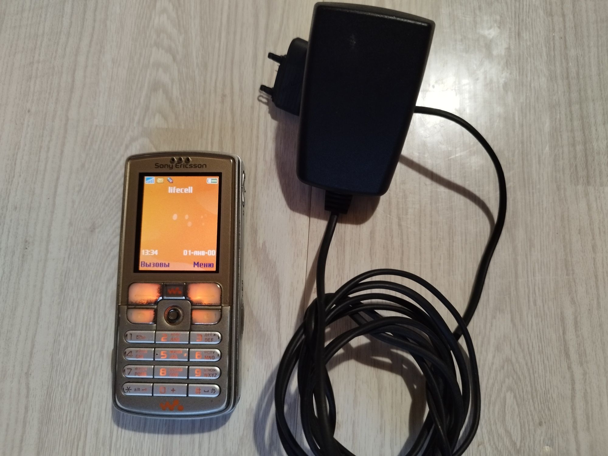 Продам Sony Ericsson w700i