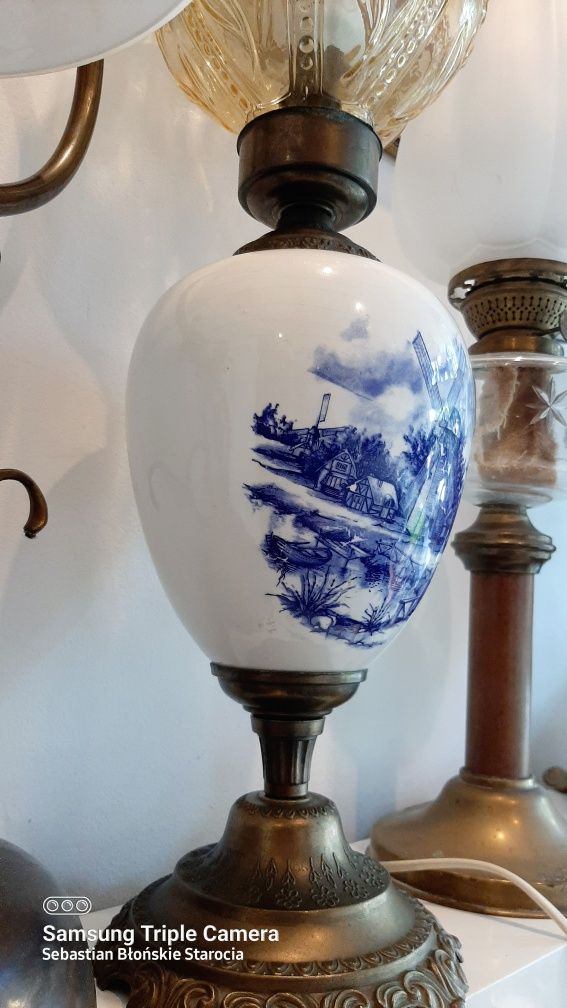 Piekna duża lampa naftowa elektryczna porcelanowa Młyn  z kloszem prl