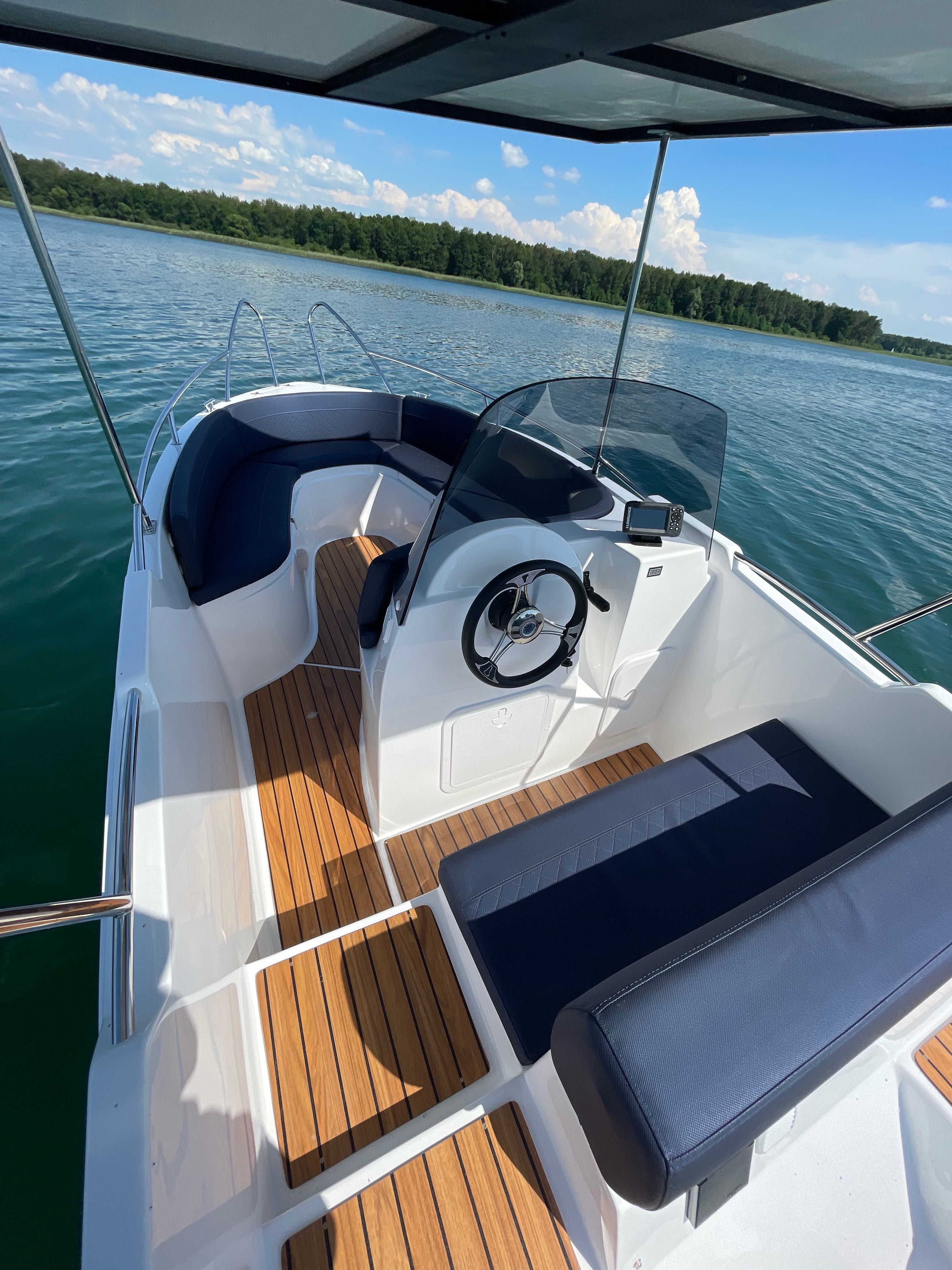 Ekskluzywna Motorówka Elektryczna 525 SUN BOAT