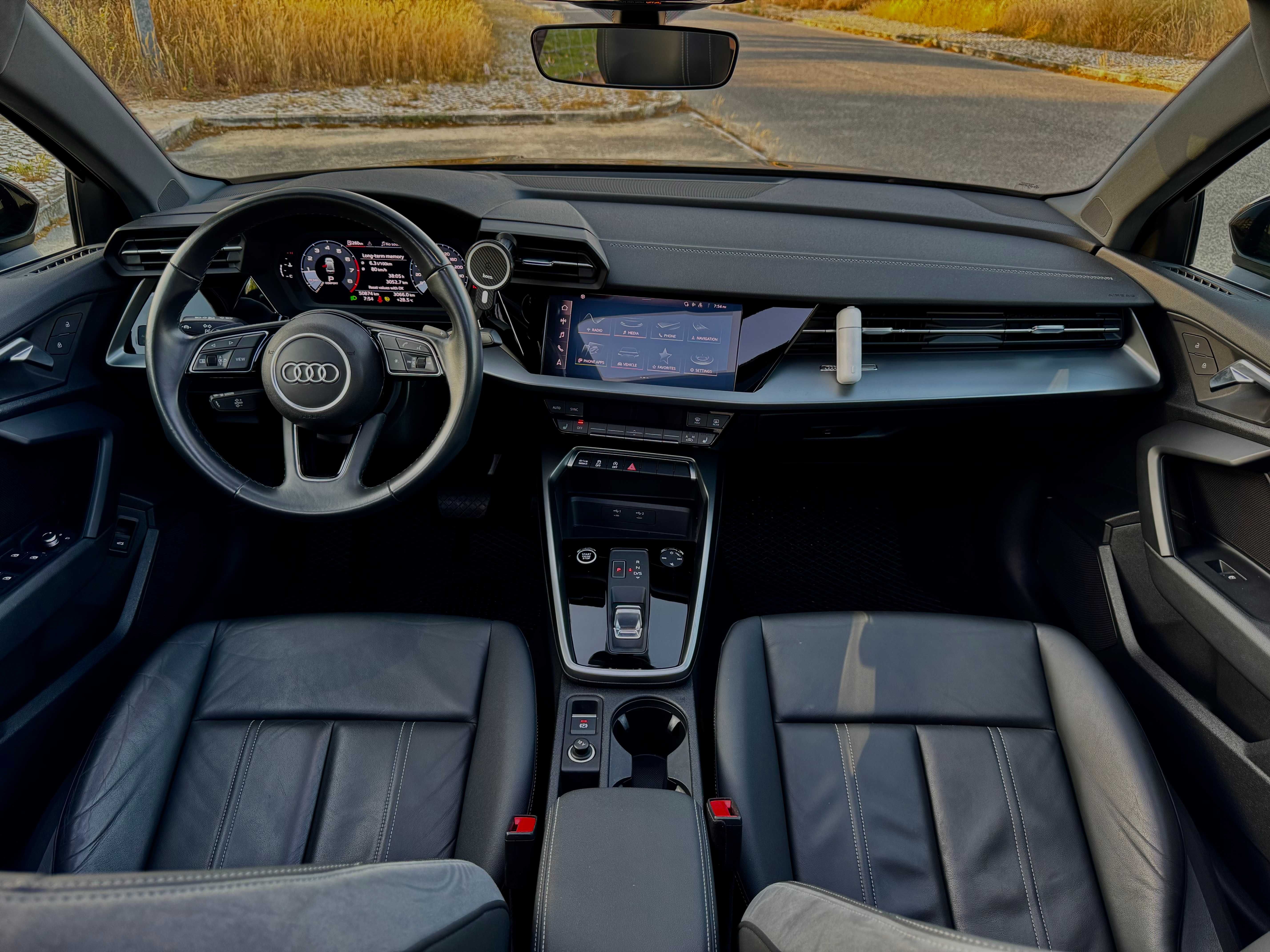 Audi A3 40 TFSI 2.0 201cv • Mild Hybrid • Panorâmico • Full Extras