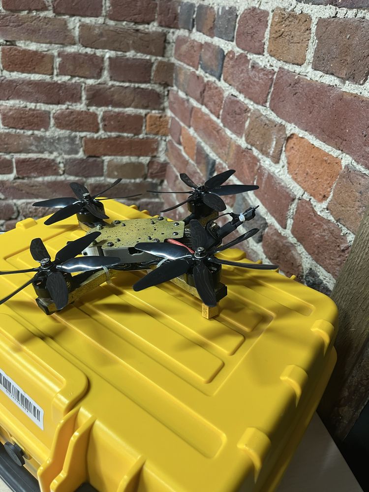 Дрон fpv 5" дюймів аналог 2.4 elrs