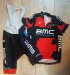 Roupa feminina para ciclismo