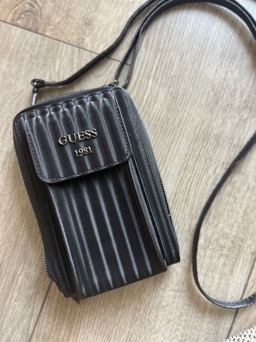 Сумка клатч guess izzy сумка кроссбоди guess izzy