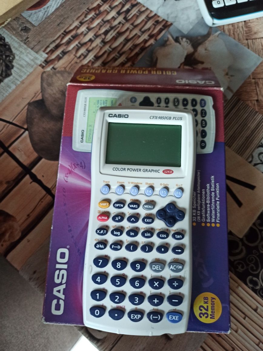 Calculadora Casio CFX-9850GB PLUS