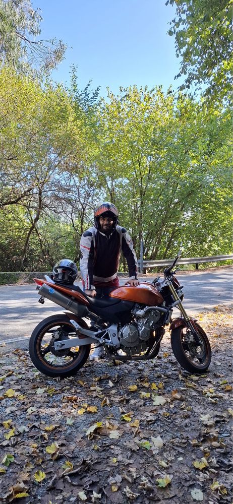 Hornet 600 como nova