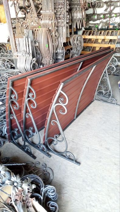 Продам козырек над дверью