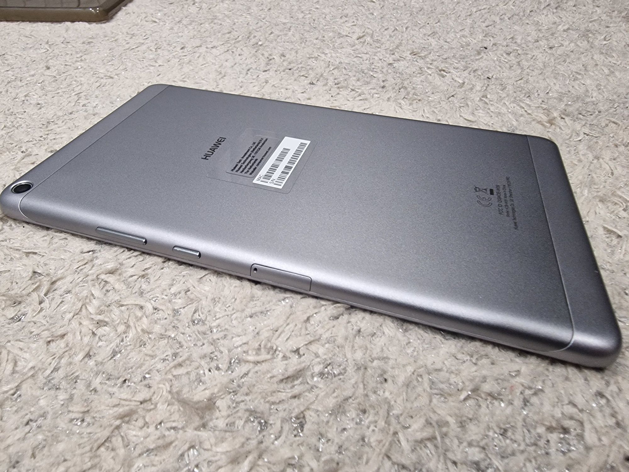 Huawei MediaPad T3 + Extras