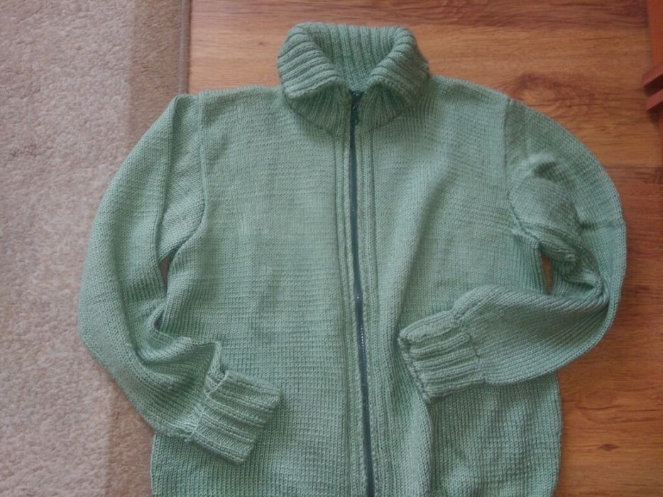 Sweterek, swetr, własnoręcznie robiony, oliwkowy r.44, wiosna,
