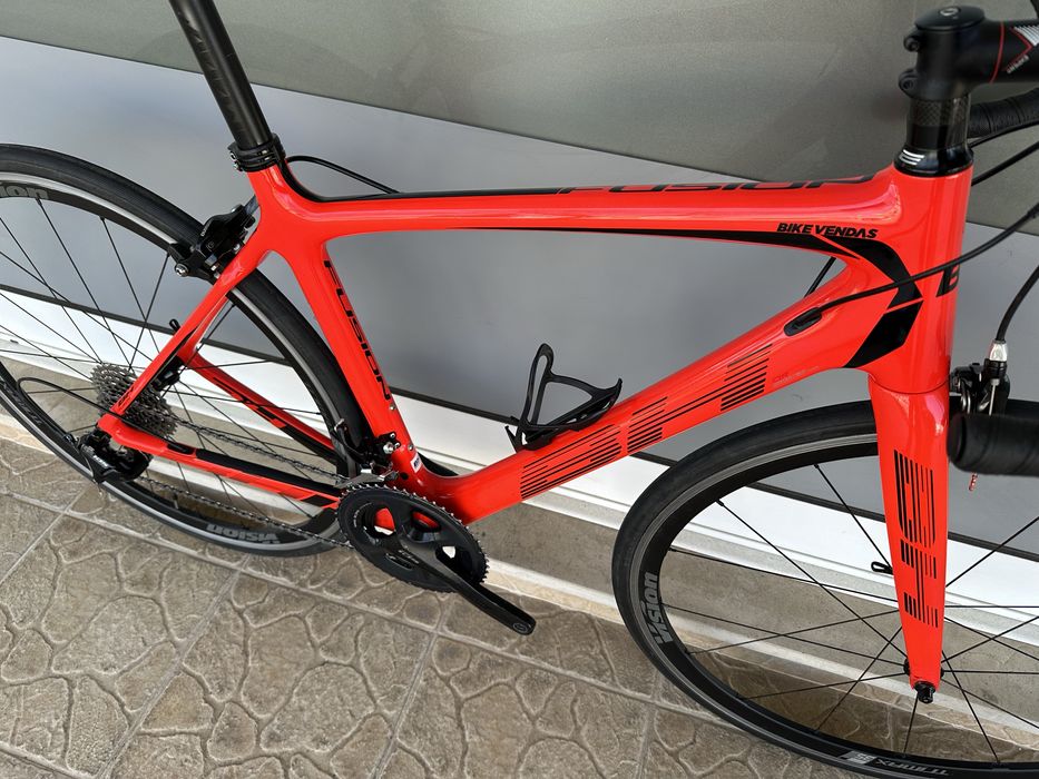 Bicicleta de estrada - Carbono - 11v