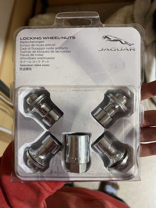 Śruby zabrzpieczajace do felg McGard Jaguar