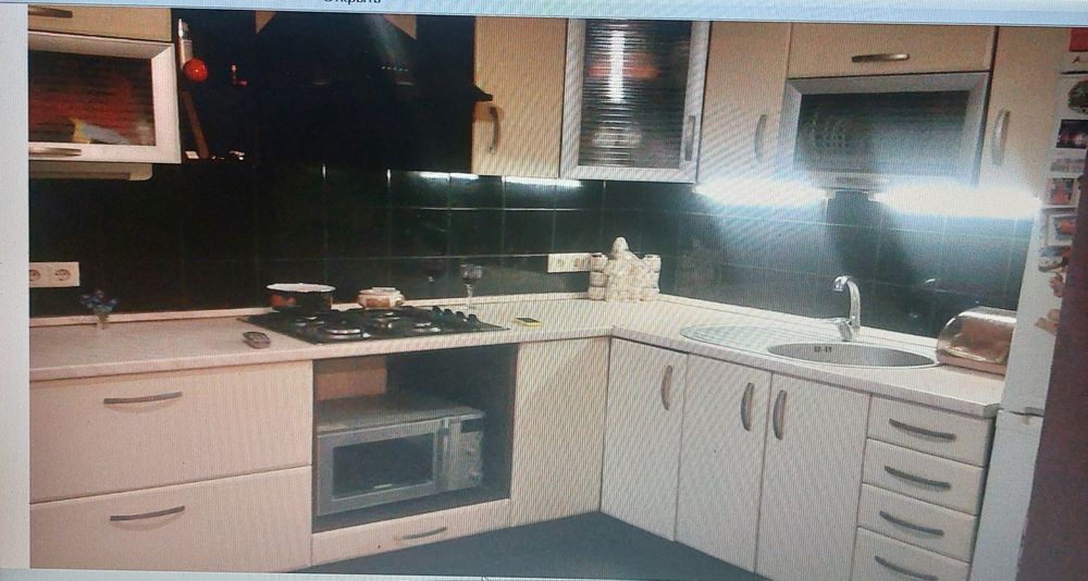 Продам укомплектовану кухню