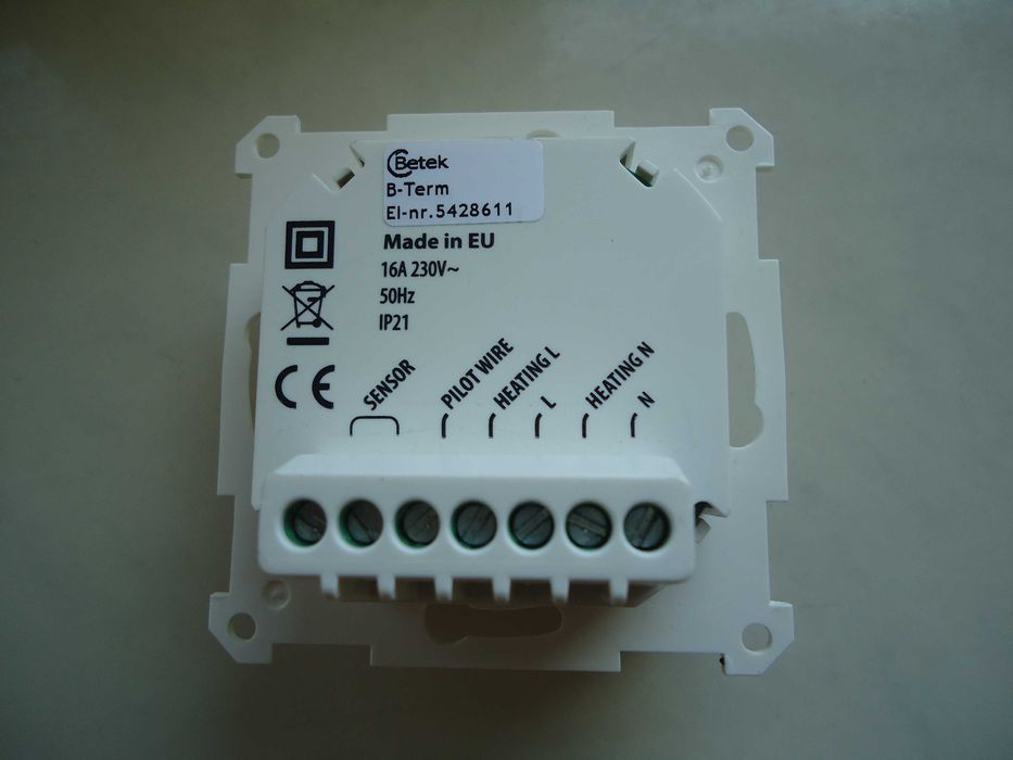 Termostat do sterowania ciepłem ogrzewaniem podłogowym regulator