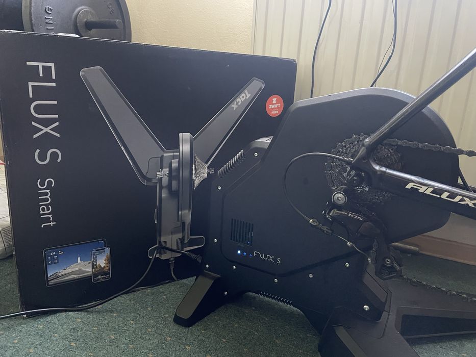 Trenażer Tacx Flux Smart