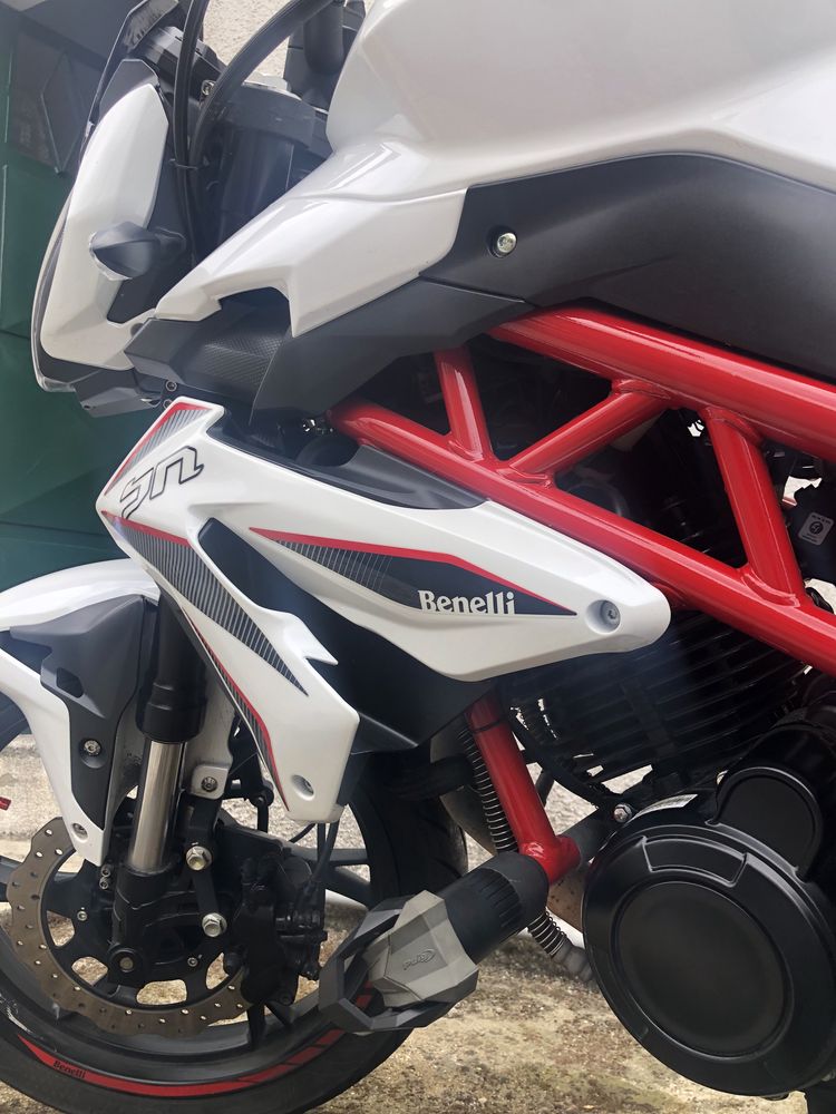 Vendo moto benelli bn 125