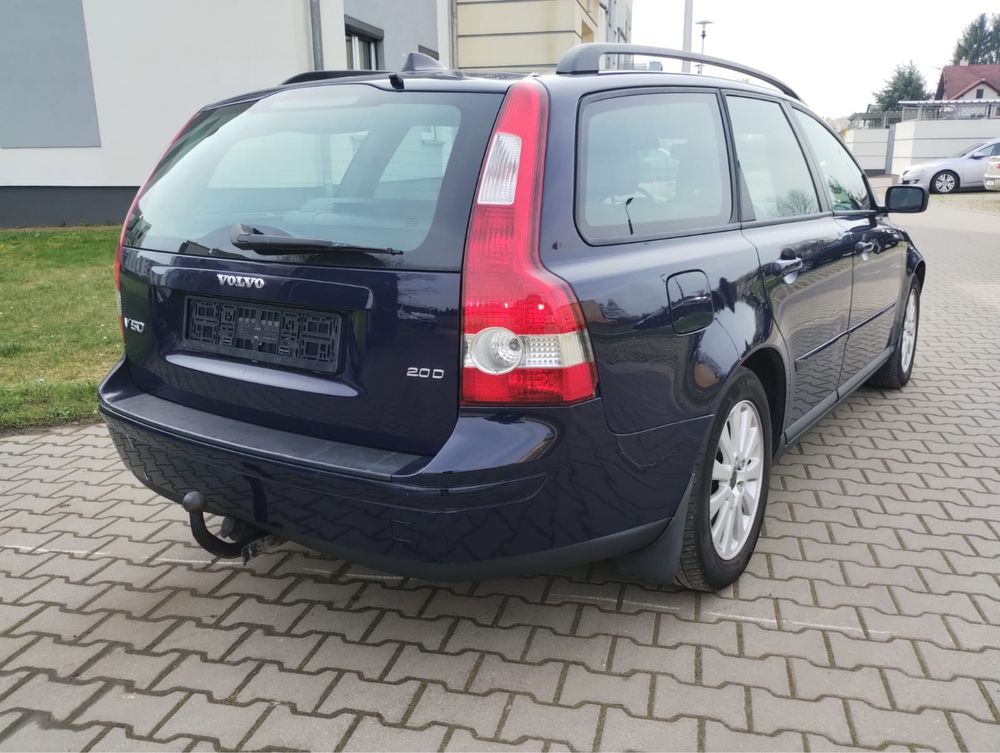 Volvo V50 2.0 d navi skora