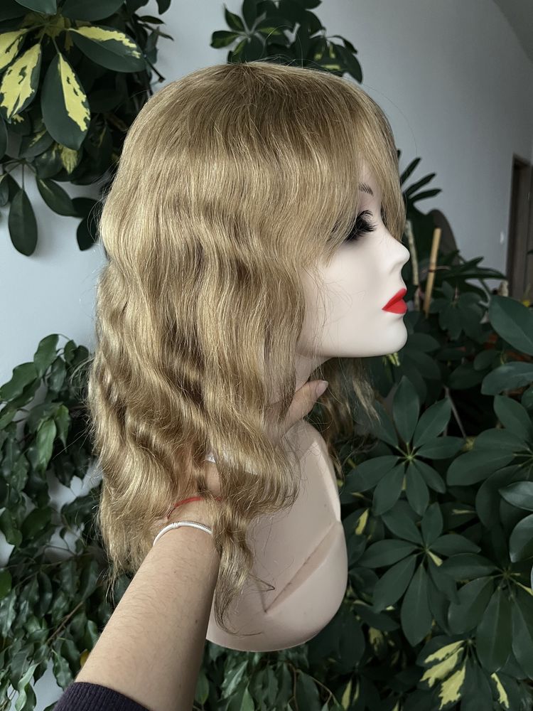 Dluga blond peruka falowane wlosy z grzywka wlosy naturalne