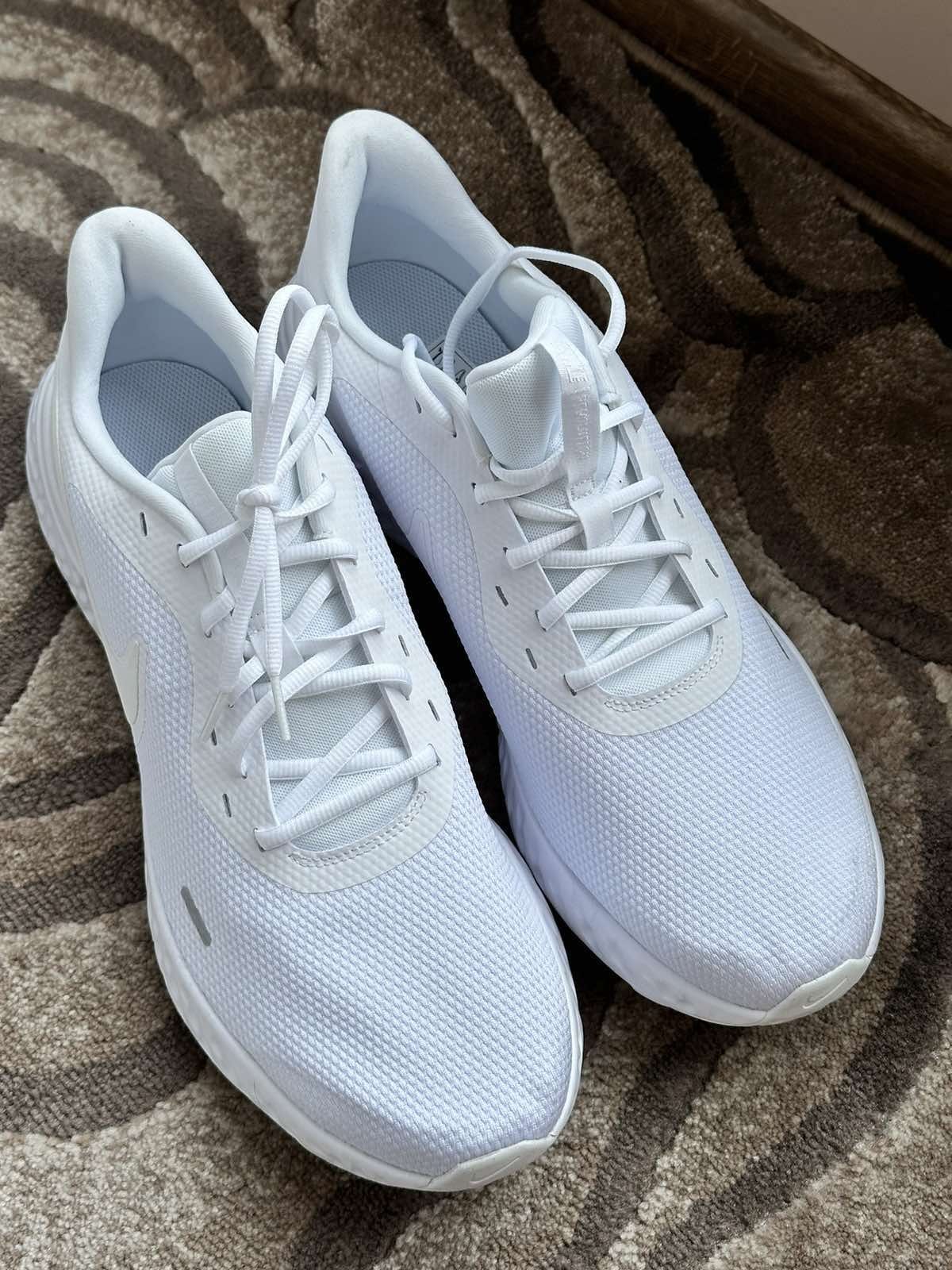 Кросівки красовки Nike Revolution 33см