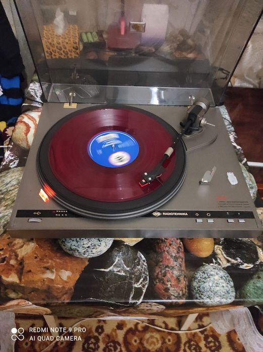 Проигрыватель виниловых пластинок Arija 102