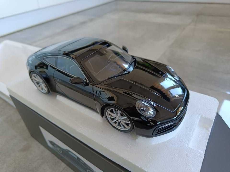 Porsche 911 (992) 4S Minichamps, model 1:18