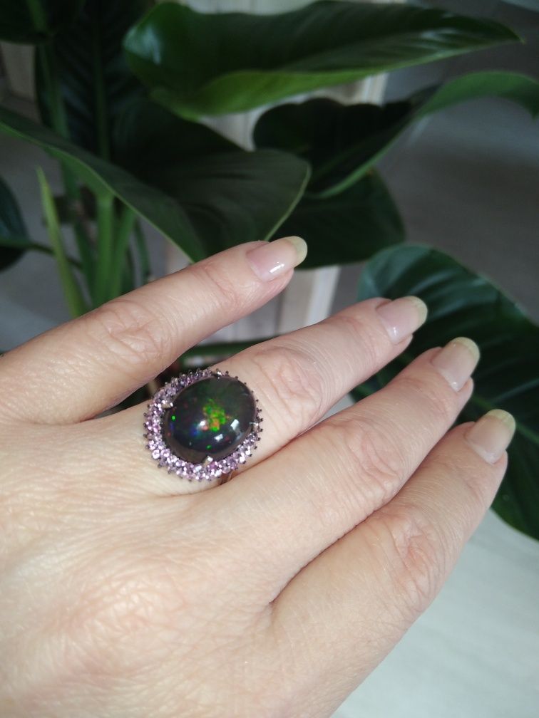 Opal czarny naturalny