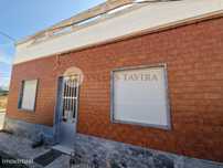 Casa Térrea Típica para Recuperar nas Hortas