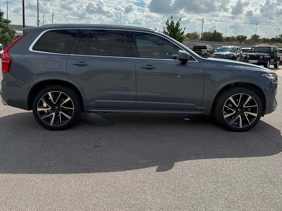 Volvo XC90 T6 Momentum      2020