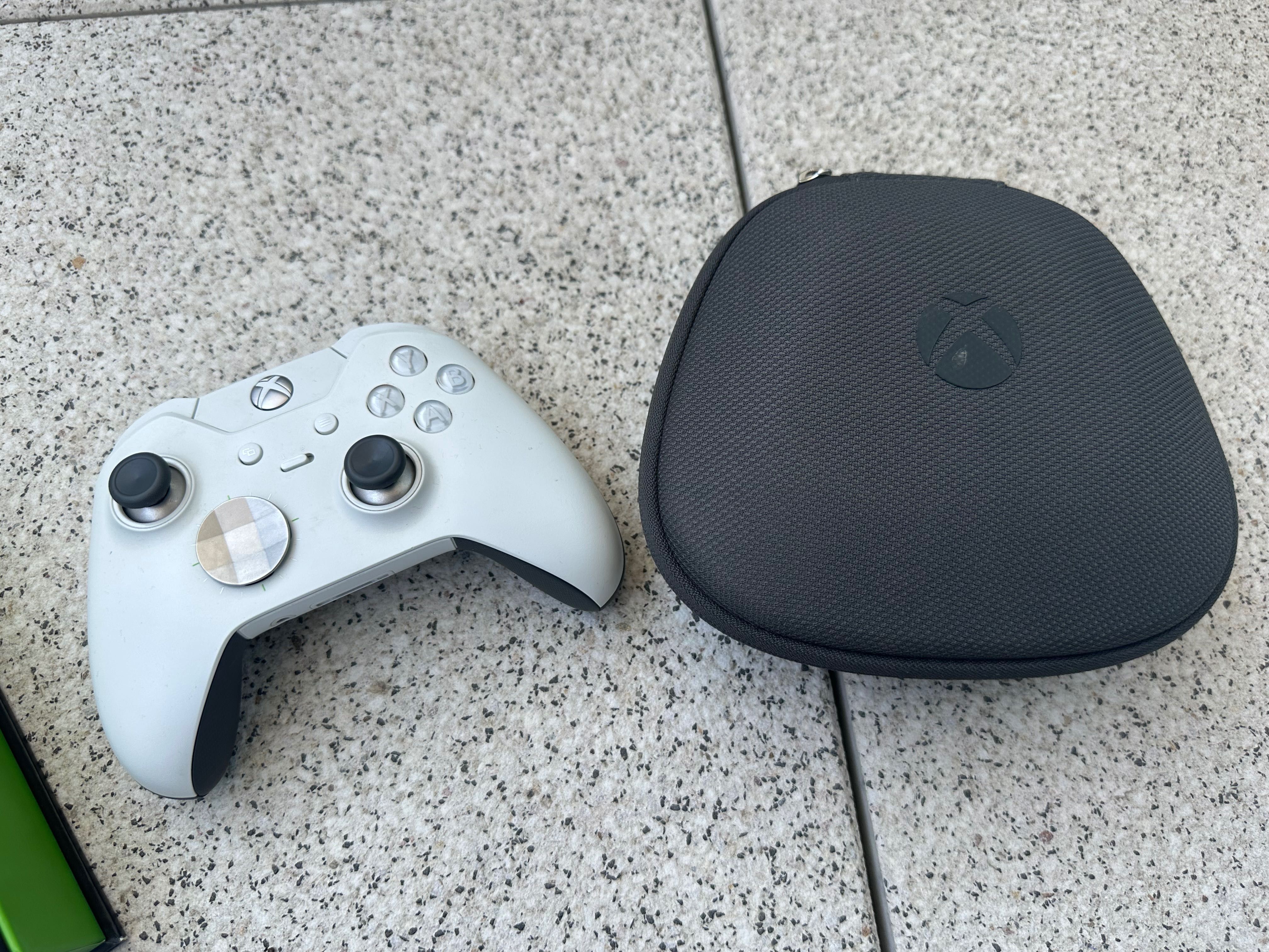 Xbox Series S, Pad Elite i Series, karton
