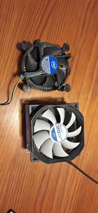 Dois Coolers Intel
